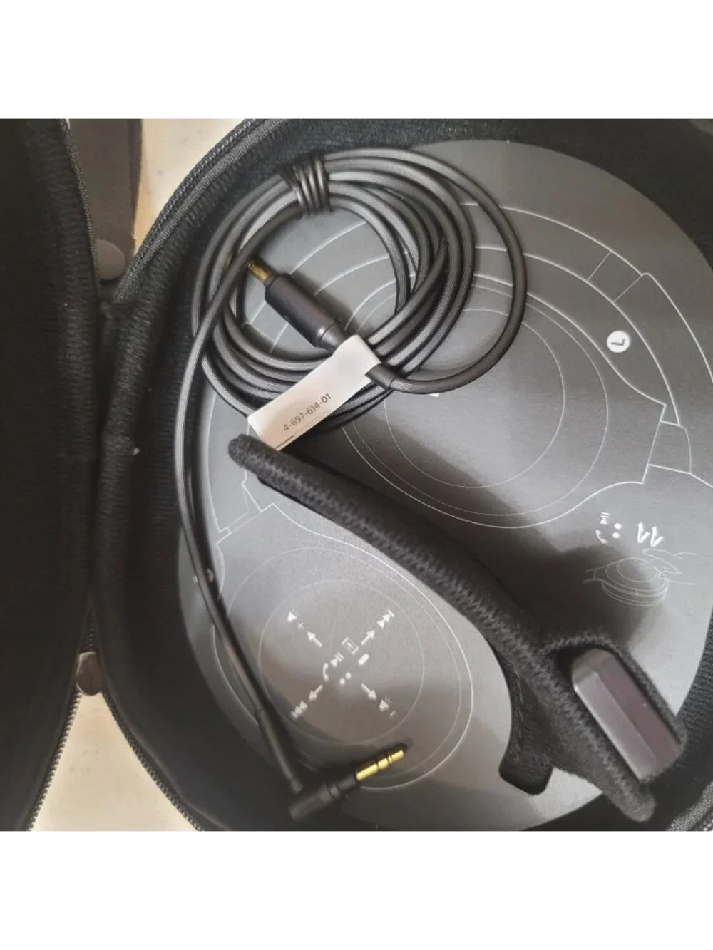 Sony WH-1000XM2 Wireless Noise Canceling Headphones - Black Excellent Condition